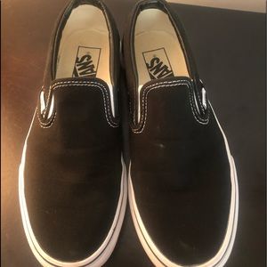 Like new Black Vans!!